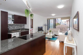 Bright and Sunny Apartment in The Rockwell